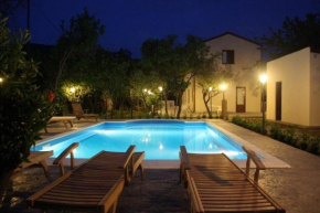 Villa Giardino Paradiso Cefalù con 13 posti letto e piscina riscaldata Cefalù